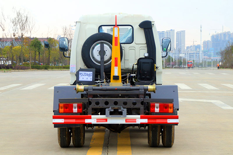 ​3方福田小卡之星勾臂垃圾车