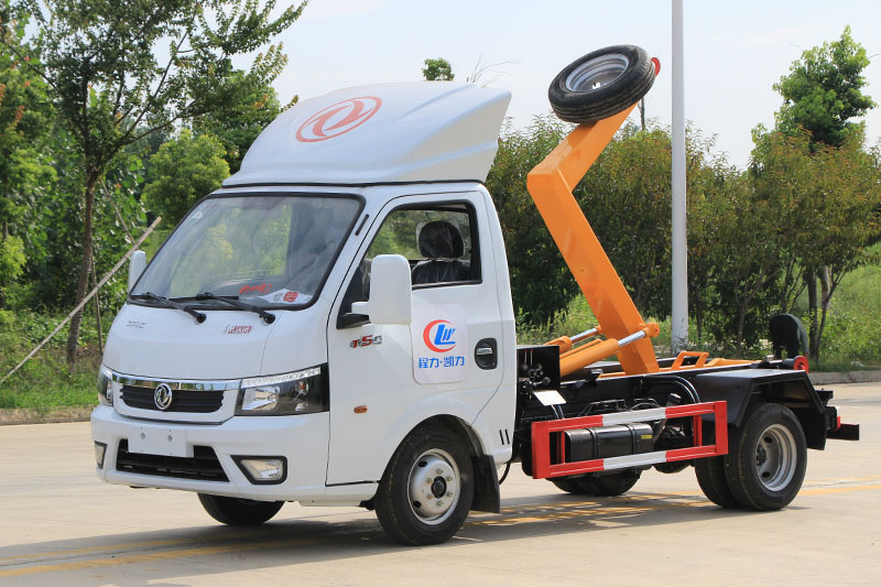东风途逸勾臂垃圾车