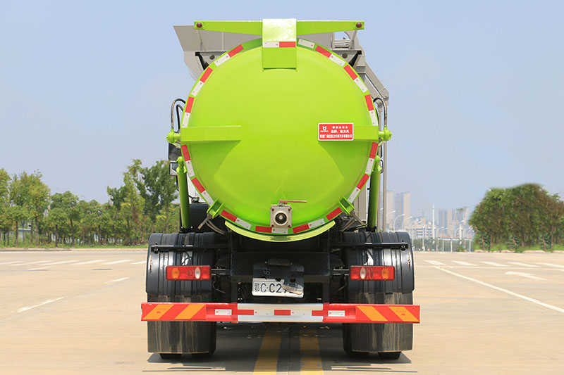 东风华神KL5餐厨垃圾车（罐式）（9方）