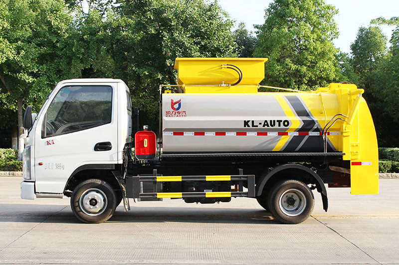 凯马餐厨垃圾车（厢式）(3方）