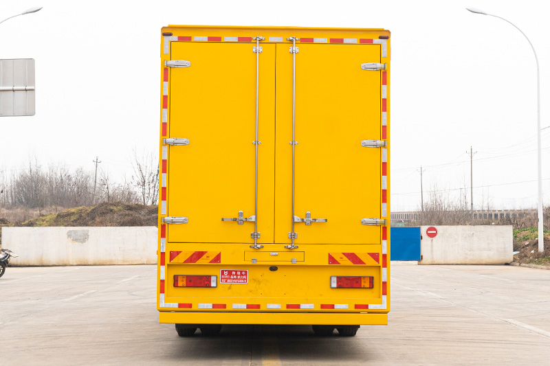 天锦300kw / 400kw / 500kw电源车