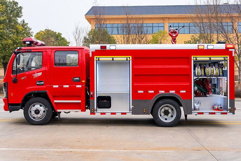 大多利卡双排水罐消防车5方