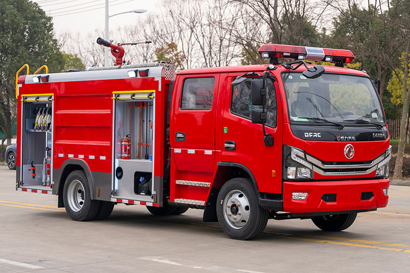 大多利卡双排水罐消防车5方
