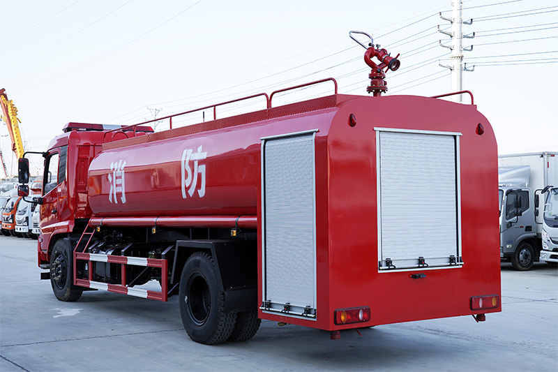 天锦消防洒水车