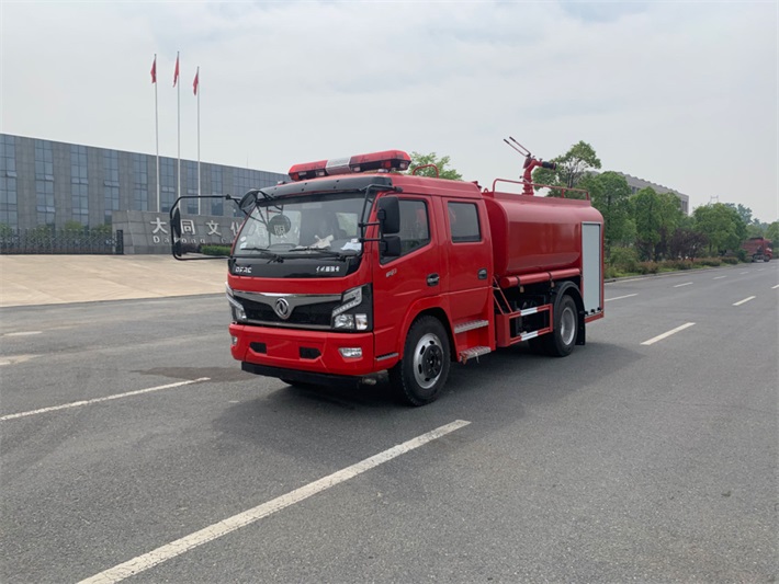 东风4吨双排消防洒水车