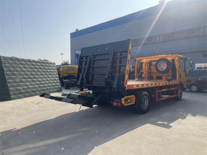 重汽豪沃悍将潍柴155蓝牌重载清障车