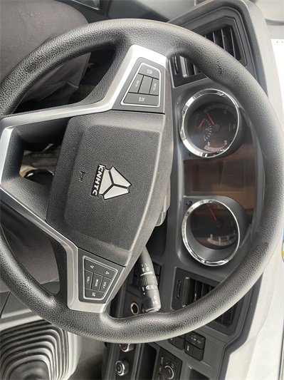 豪沃悍将潍柴170蓝牌清障车8吨重载板