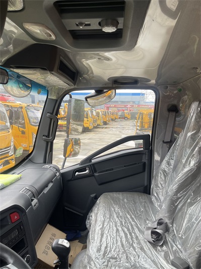 豪沃悍将潍柴170蓝牌清障车8吨重载板