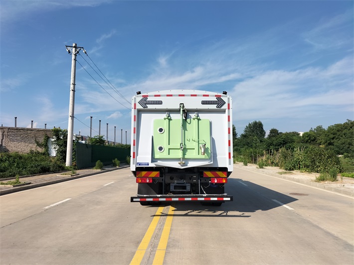 东风华神18吨纯电动洗扫车