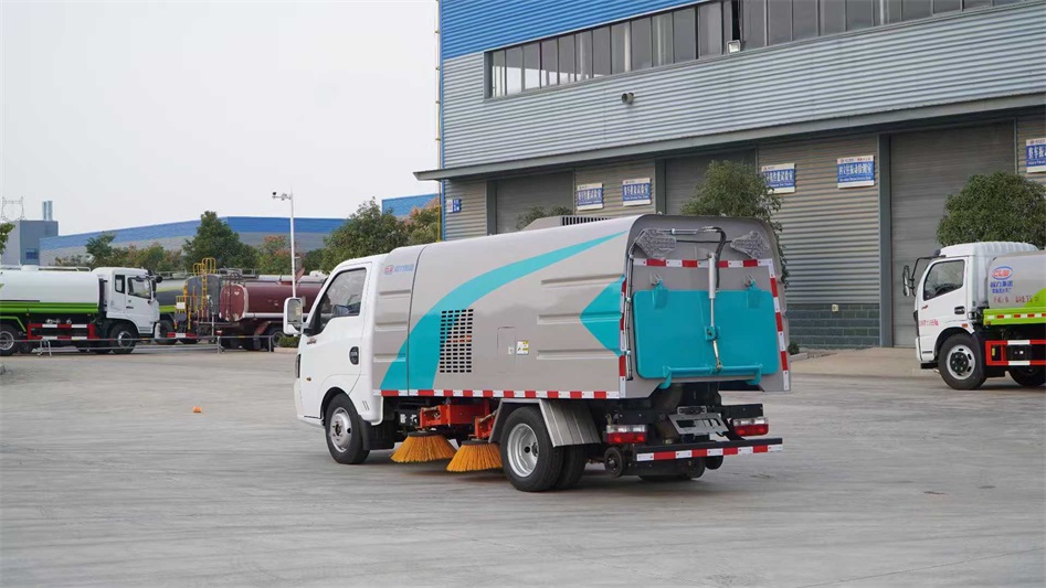 东风途逸纯电动扫路车