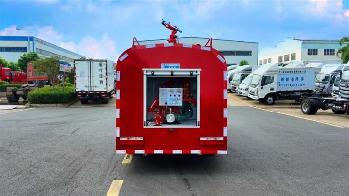 东风小多利卡4.6方消防洒水车