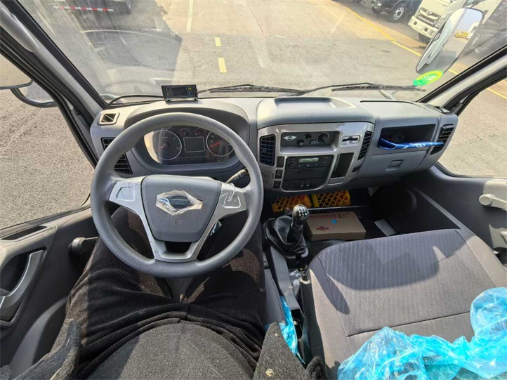 福田3米5小型冷藏车