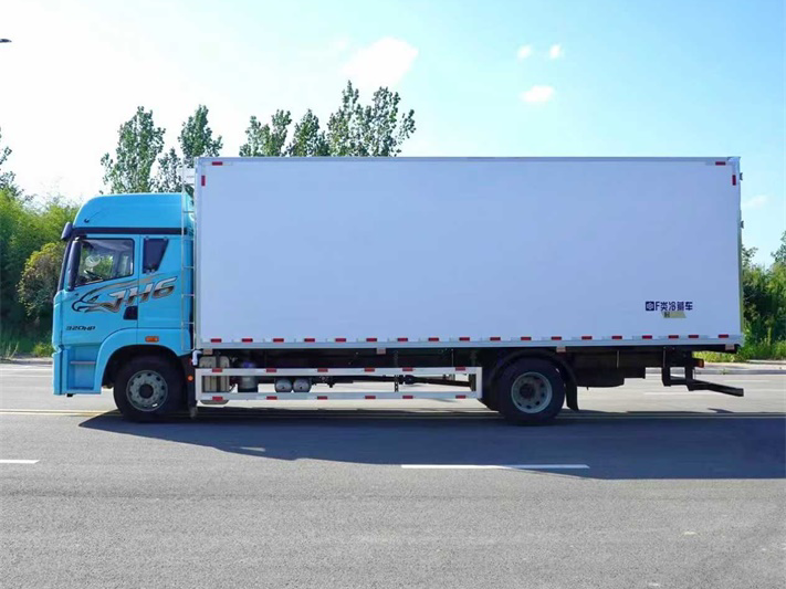 解放6.8米冷藏车