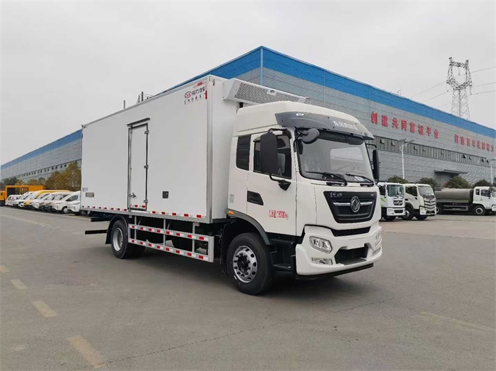 天锦6.8米冷藏车