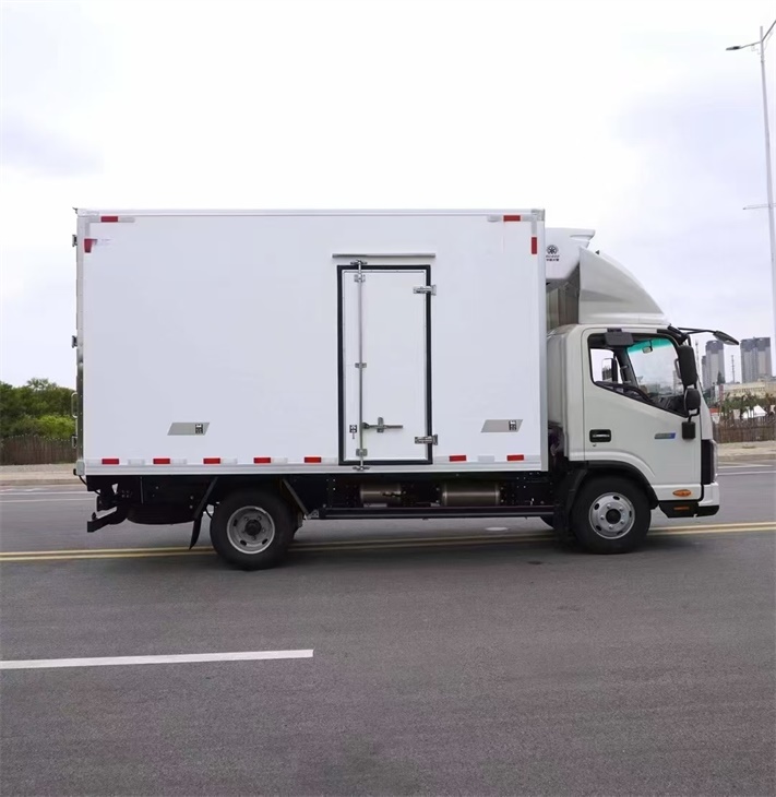 江淮纯电动4.2米冷藏车