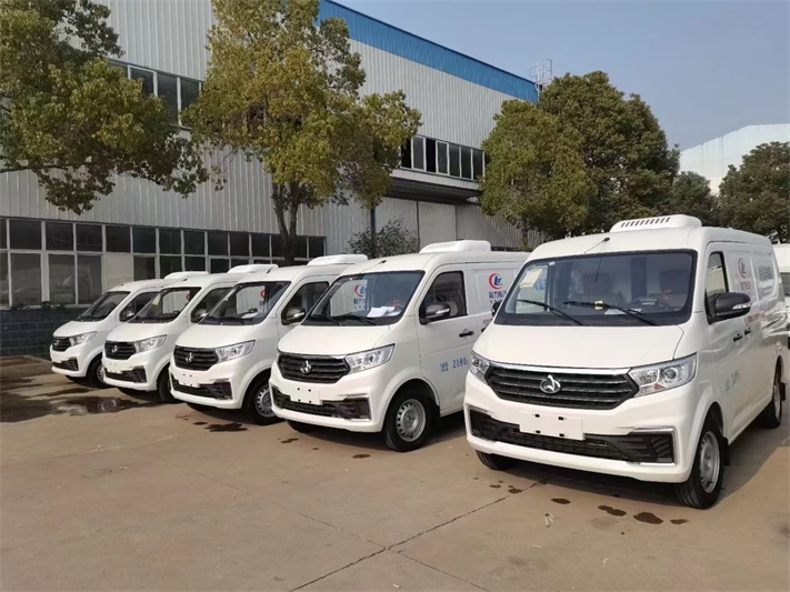 长安跨越V3面包冷藏车