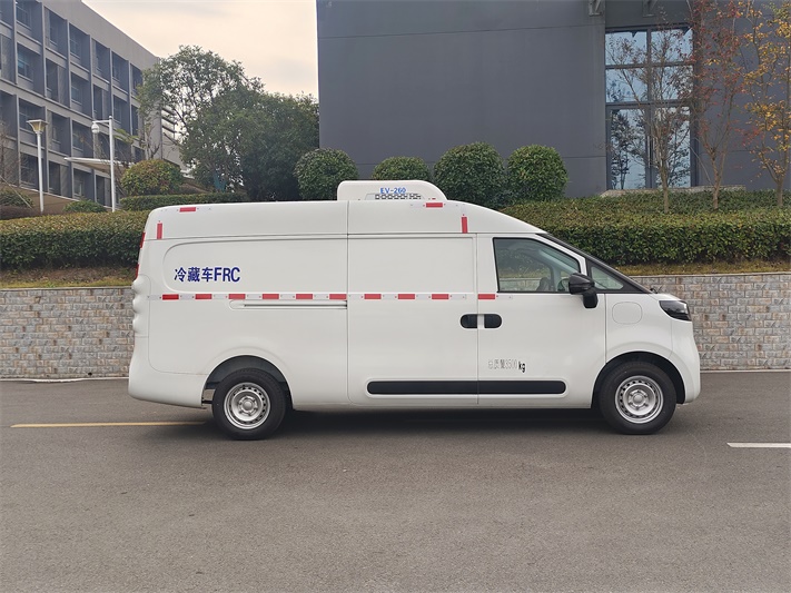 上汽大通纯电动面包冷藏车