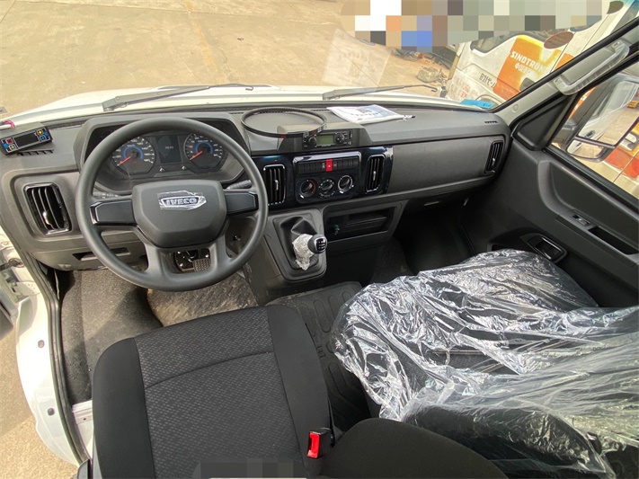 依维柯面包冷藏车