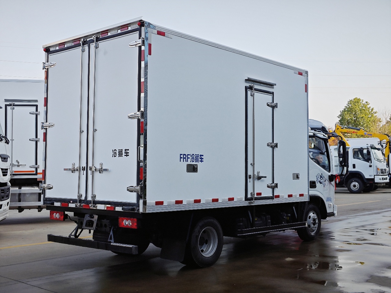 奥铃青春无敌4.2米冷藏车