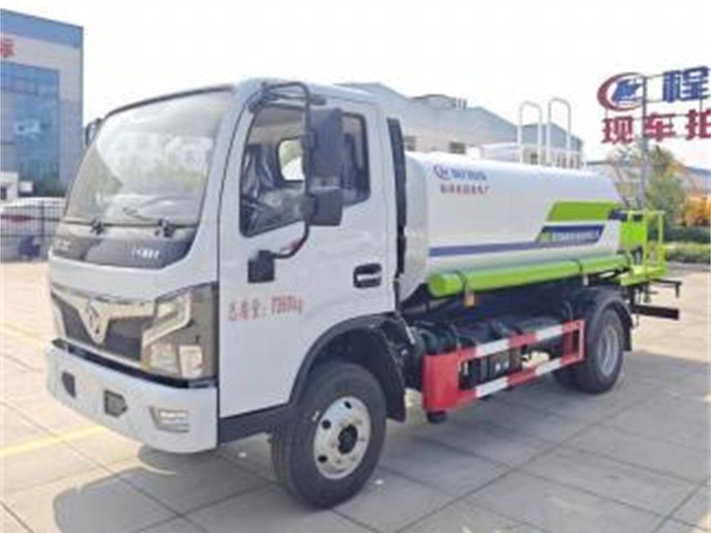 东风5吨洒水车