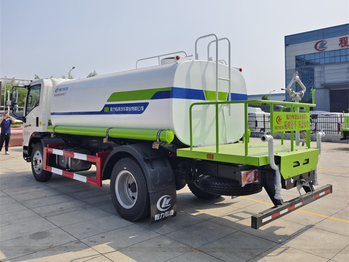 重汽豪沃10吨防役消毒洒水车