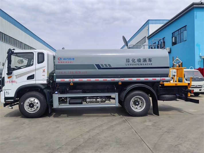 东风华神12吨洒水车