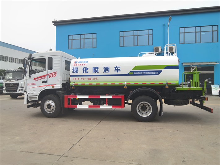 东风专底12吨洒水车