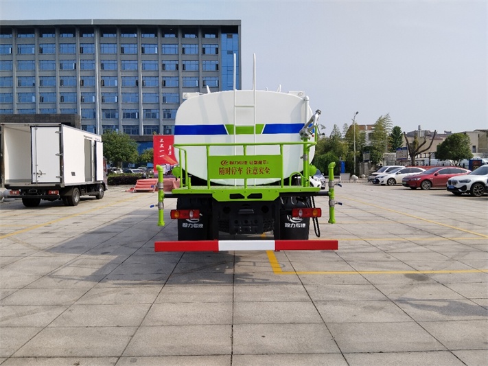 东风华神16吨洒水车