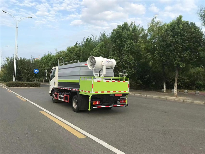 豪沃7方蓝牌洒水抑尘车