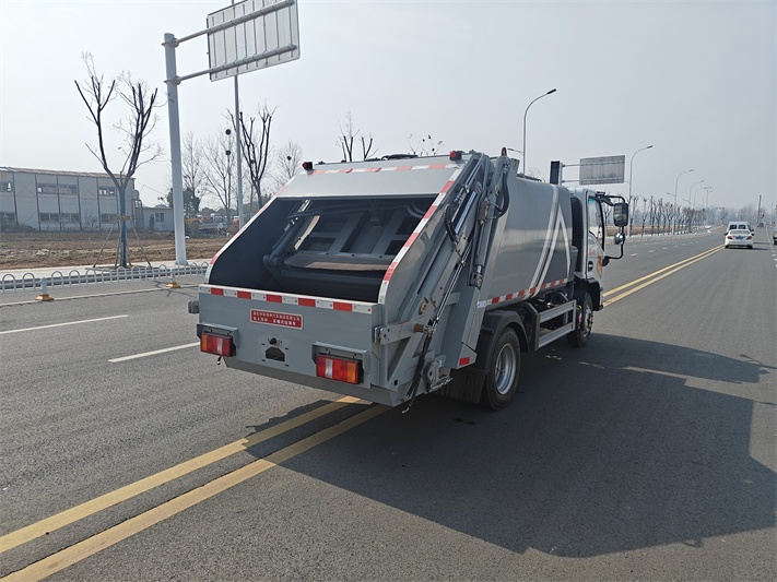 重汽豪曼蓝牌6方压缩垃圾车