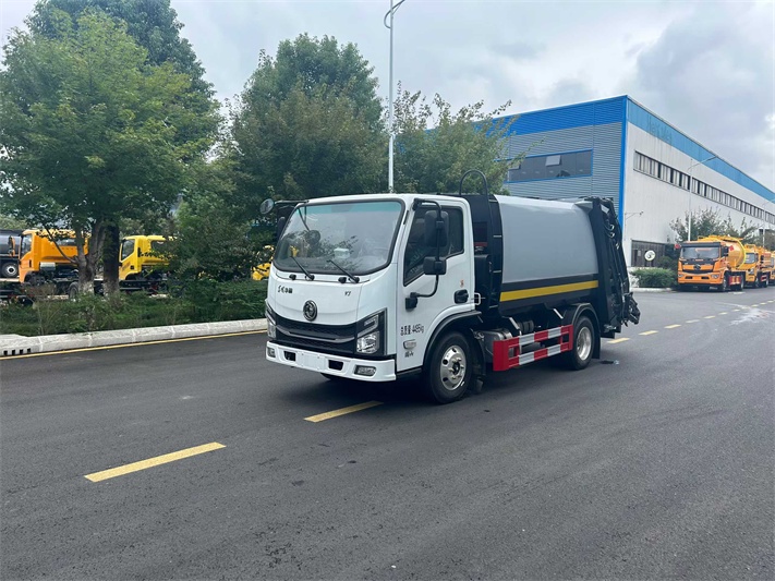 东风华神6方蓝牌压缩垃圾车