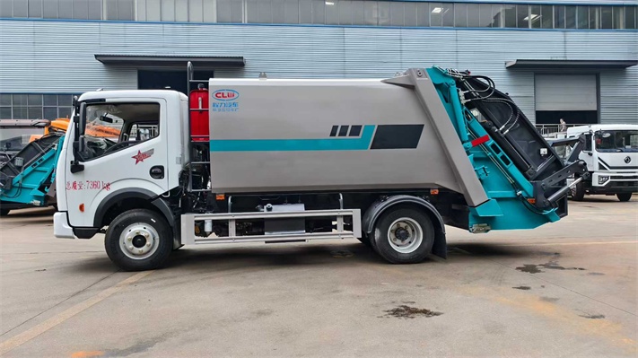 东风8方压缩垃圾车