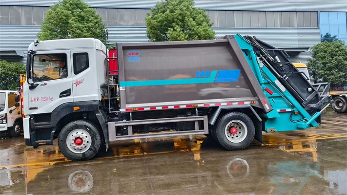 东风D9 压缩垃圾车