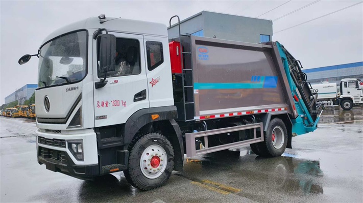 东风D9 压缩垃圾车