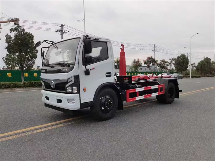 东风勾臂垃圾车（7方）（套臂）