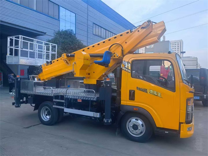 重汽豪沃31米蓝牌高空作业车