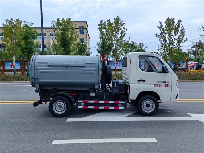 福田祥菱M1纯电动勾臂垃圾车: