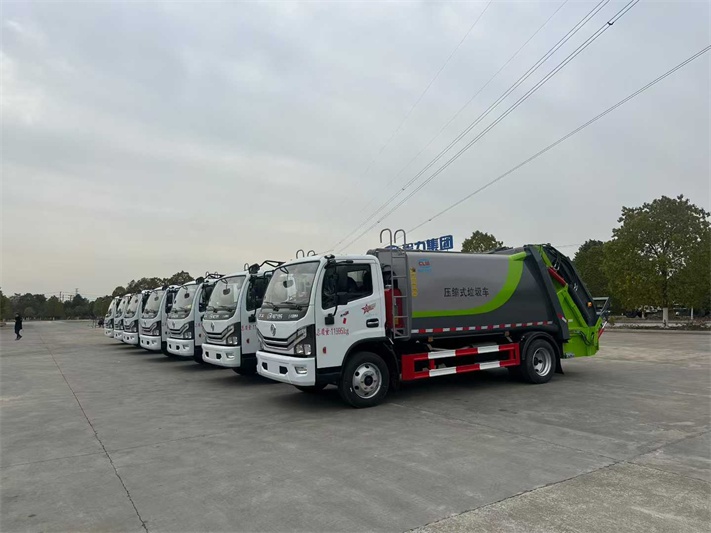 东风10方压缩垃圾车