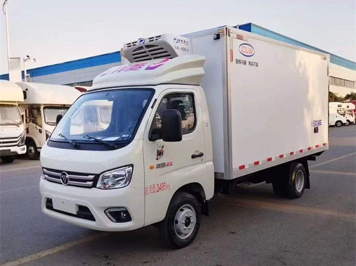 福田3米7小型冷藏车