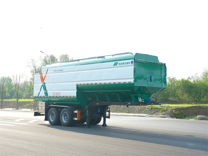 两轴半挂散装饲料运输车