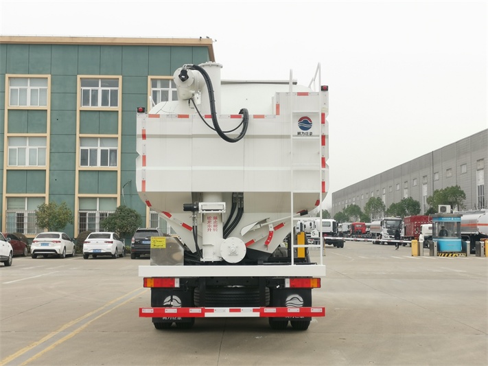 东风锦程32方散装饲料车