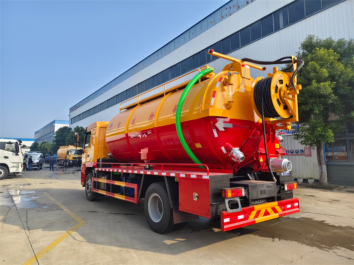 陕汽德龙15方清洗吸污车