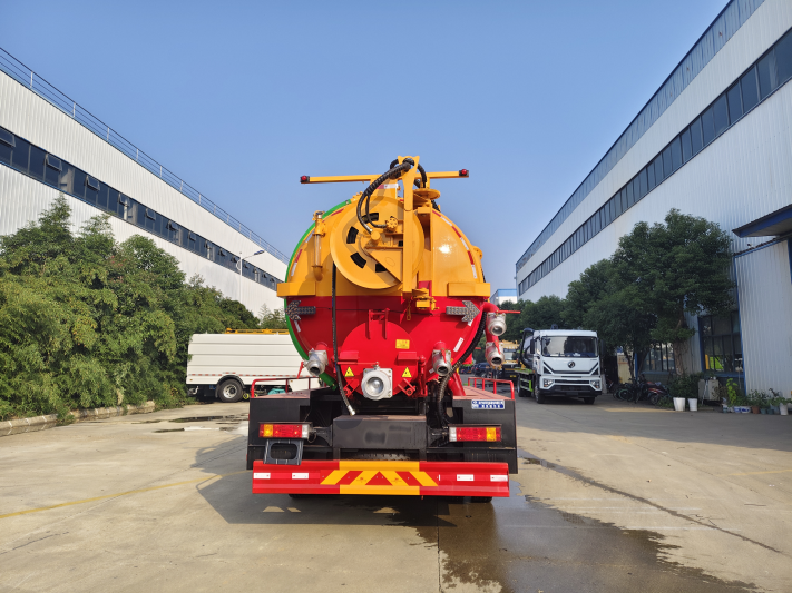 陕汽德龙15方清洗吸污车