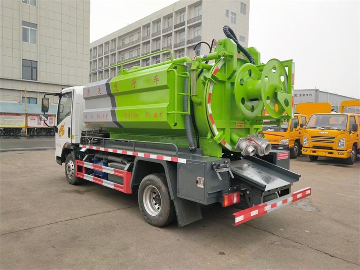 豪曼蓝牌清洗吸污车