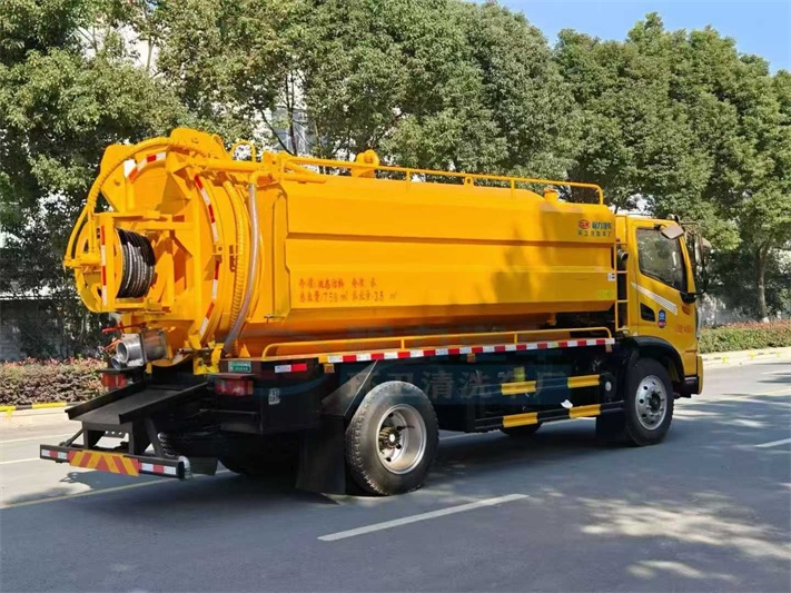 东风华神13方清洗吸污车