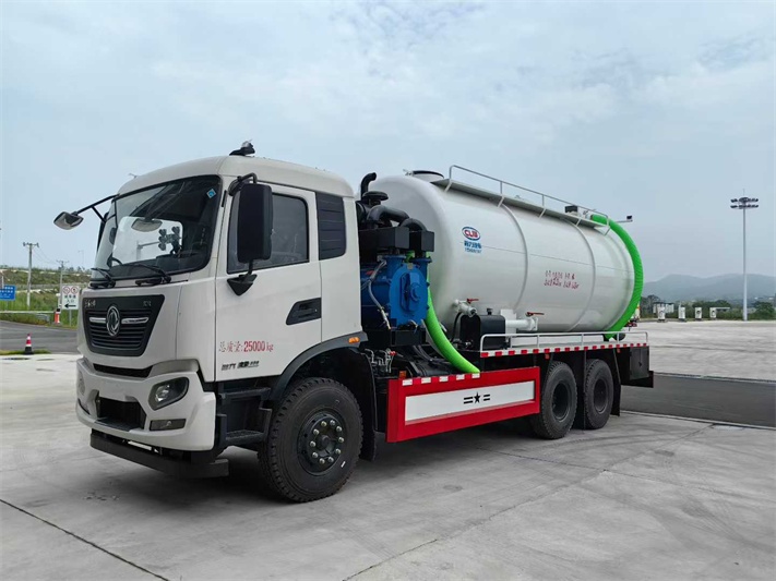 天锦后八轮清洗吸污车